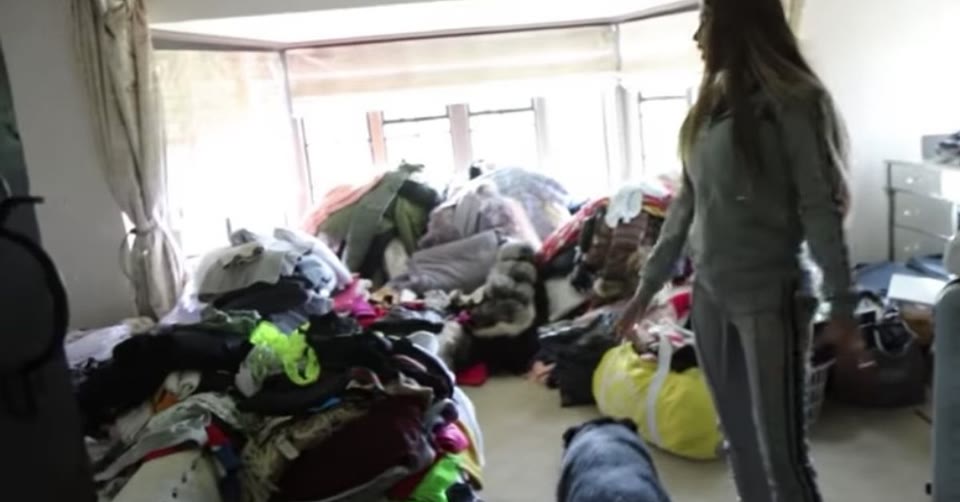 Katie Price gives tour of mucky mansion with bird poo and knickers strewn on floor